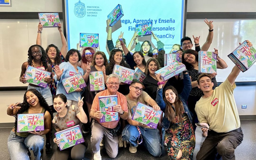Taller “Juega, Aprende y Enseña Finanzas Personales con FinanCity” Bootcamp STEM UC – Verano 2025
